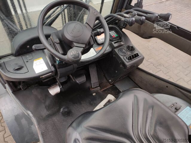 Dīzeļie autoiekrāvēji Toyota 02-8FDF25