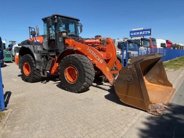 Radlader Hitachi ZW 250-6