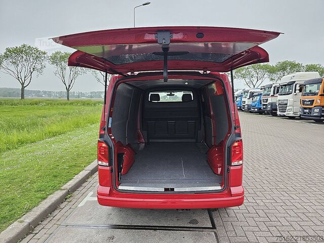 Комби с висок покрив VOLKSWAGEN TRANSPORTER 2.0 TDI 150 DSG AUT. EDITION