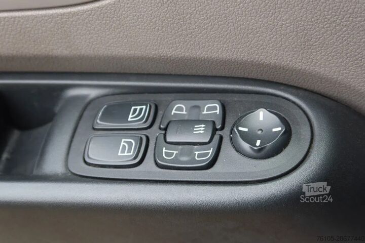 Lagaminas DAF CF 290 FA Bak+ klep Dhollandia 2000 kg