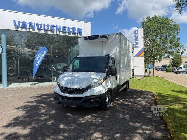 Camião ligeiro com compartimento de congelação e refrigeração Iveco Daily 35