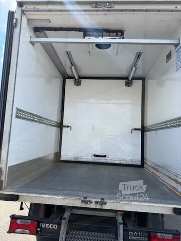 Camião ligeiro com compartimento de congelação e refrigeração Iveco Daily 35