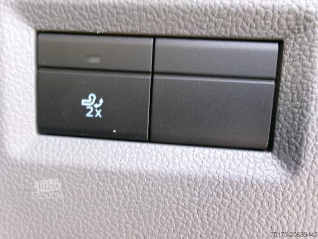 Kleinbus FORD Transit Custom 320L2 Limited Kombi AT AHK 2xSTür