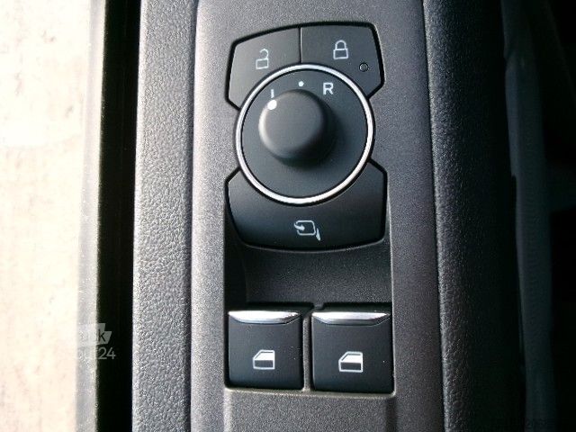 Kleinbus FORD Transit Custom 320L2 Limited Kombi AT AHK 2xSTür