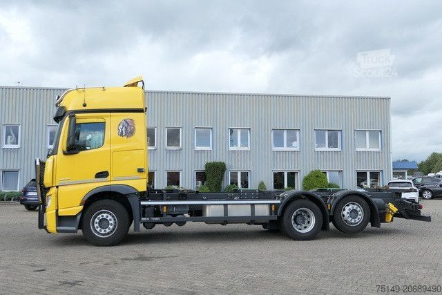 Автомобиль с заменяемым кузовом MERCEDES-BENZ 2546 L 6x2, MP4, 2x Schlafliege, Bullfänger, AC