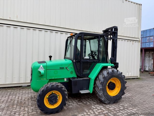 Фронтальный погрузчик-вилочный JCB 926 4x4 / 2.600 KG / 1.048 H