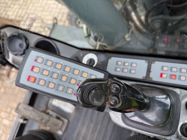 Hjulgraver LIEBHERR A914 Compact / 2017 BJ / 9.979 H / OilQuick