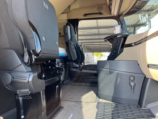 Standarta vilcējs Mercedes-Benz Actros 1848 LS KlimaA STH Pano Luft AUT AHK ACC