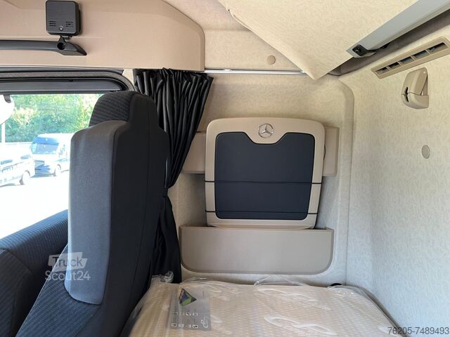 Standarta vilcējs Mercedes-Benz Actros 1848 LS KlimaA STH Pano Luft AUT AHK ACC