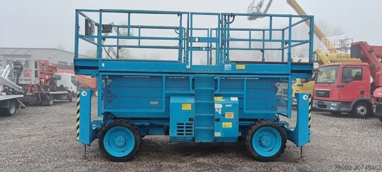 šķērveida pacēlājs Genie GS4390 - 15,11m, diesel, 4x4