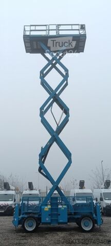 šķērveida pacēlājs Genie GS4390 - 15,11m, diesel, 4x4