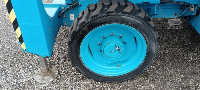 šķērveida pacēlājs Genie GS4390 - 15,11m, diesel, 4x4