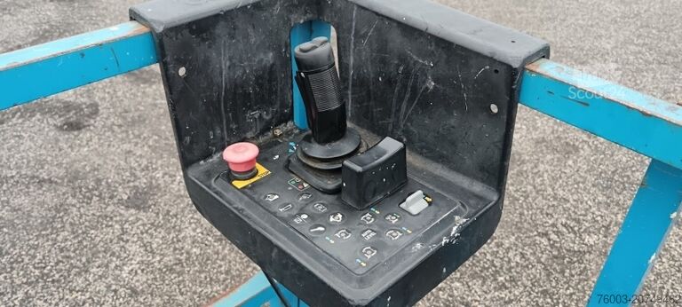 šķērveida pacēlājs Genie GS4390 - 15,11m, diesel, 4x4