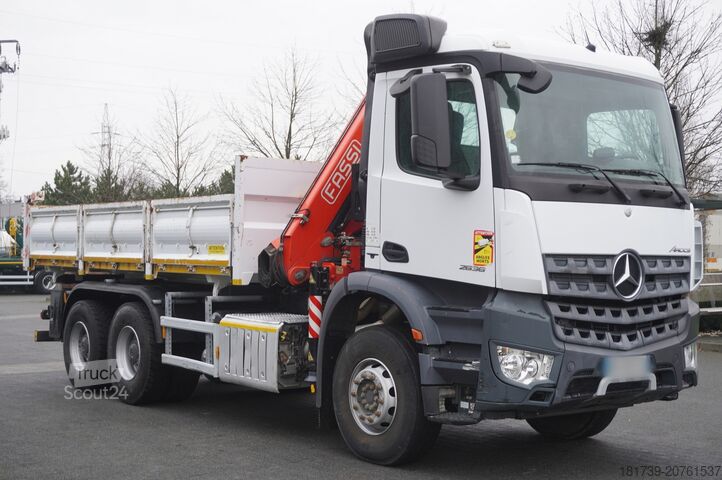 διπλόπλευρο ανατρεπόμενο φορτηγό Mercedes-Benz Arocs 2636 6x4 / 2-way tipper / Fassi