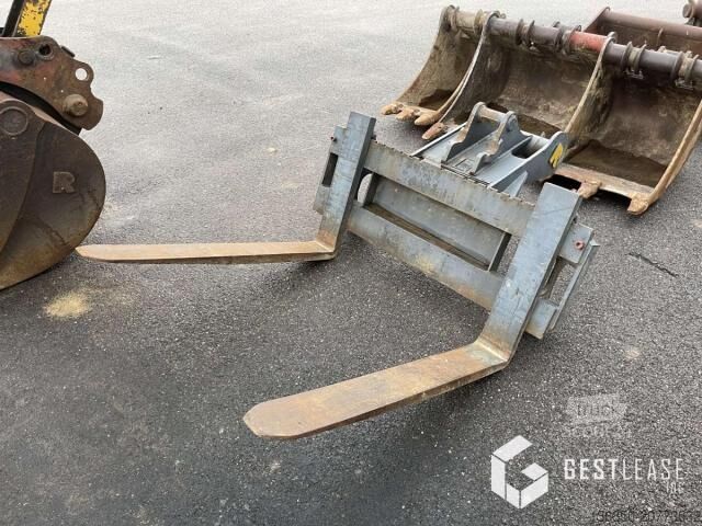 Escavatore gommato Komatsu PW95