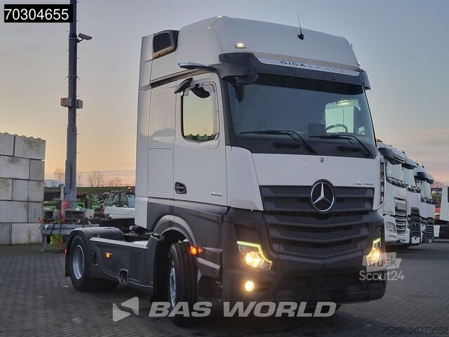 Standard-SZM Mercedes Actros 1845 4X2 GigaSpace Retarder MirrorCam Na...