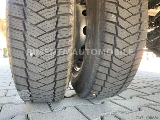 Furgoneta frigorífica IVECO Daily 70C18H TK V500X 2,46m LBW LED AHK KLIMA