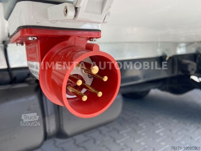 Furgoneta frigorífica IVECO Daily 70C18H TK V500X 2,46m LBW LED AHK KLIMA