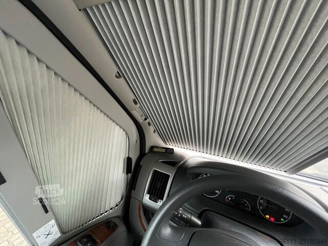 Camping-car semi-intégré HYMER/ERIBA T 578 SL - Festbett - Sat/TV - Solar - 2 x Klima