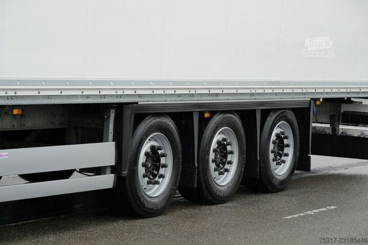Semi-remorque fourgon SCHMITZ CARGOBULL SKO 24/ / DOPPELSTOCK / ZURRINGE /120t km 2,75 m