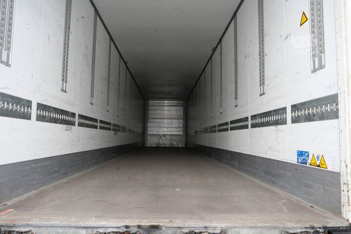 Semi-remorque fourgon SCHMITZ CARGOBULL SKO 24/ / DOPPELSTOCK / ZURRINGE /120t km 2,75 m