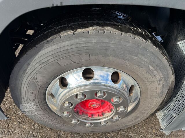 Standart çekici ünitesi SCANIA S 650