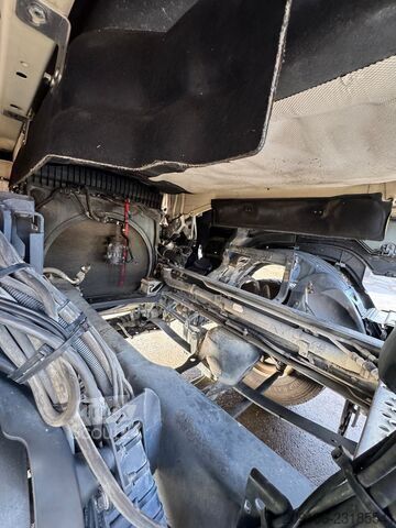 Standart çekici ünitesi SCANIA S 650