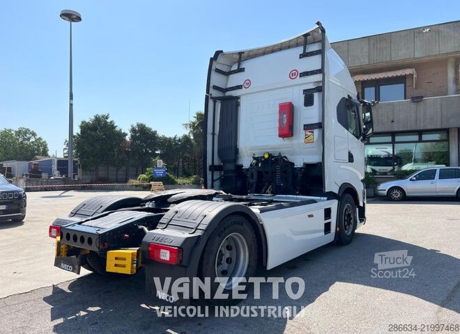 Standard trekkvogn Iveco SWAY 440s51