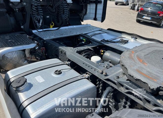 Standard trekkvogn Iveco SWAY 440s51