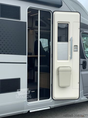 Напівінтегрований кемпер ADRIA Matrix 60Y 670 SL JUBILEE *Sondermodell*