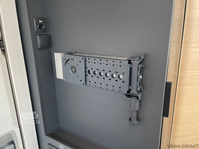 عربة تخييم شبه مدمجة ADRIA Matrix 60Y 670 SL JUBILEE *Sondermodell*