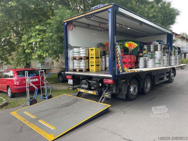 Dzērienu kravas automašīna MAN TGM 26.320 6x2/4 Getränkefahrzeug Wingliner LBW