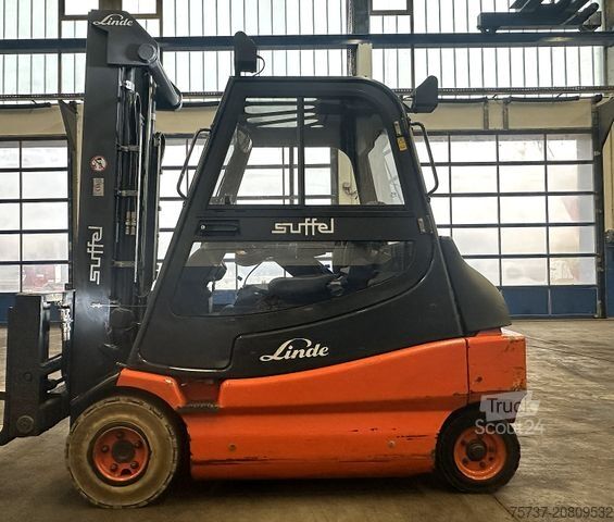 Фронтальний навантажувач вилковий LINDE E30/02