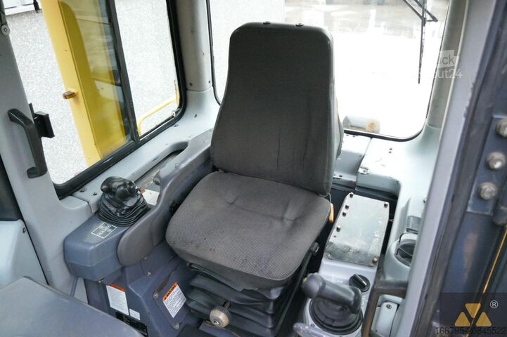 Dozer Komatsu D65PX-15EO