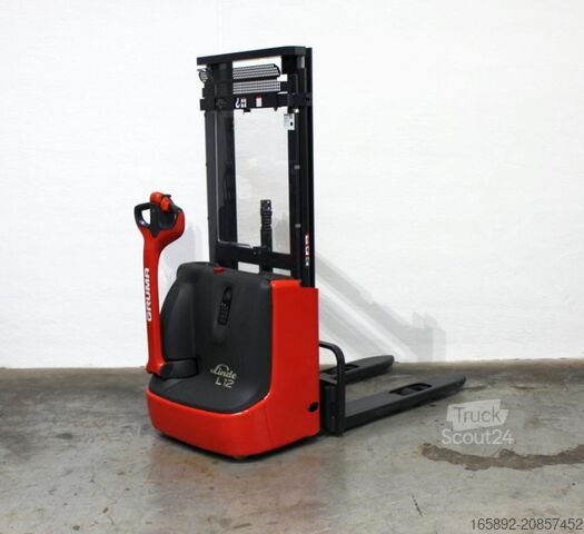 Manual stacker Linde L 12 1172