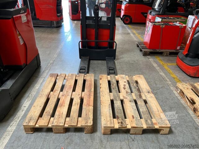 Manual stacker Linde L 12 1172