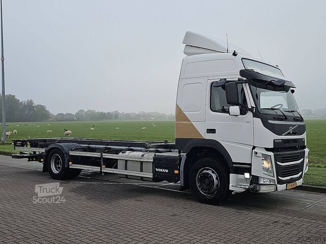  VOLVO FM 330 Globetrotter NL truck BDF