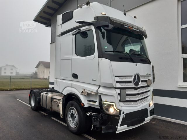 Standardní tahač MERCEDES-BENZ Actros 1851LS MP5 Gigaspace Retarder ADA Xenon