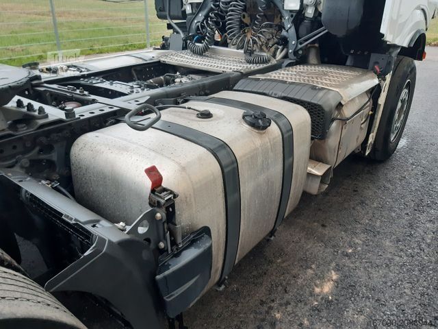 Standardní tahač MERCEDES-BENZ Actros 1851LS MP5 Gigaspace Retarder ADA Xenon