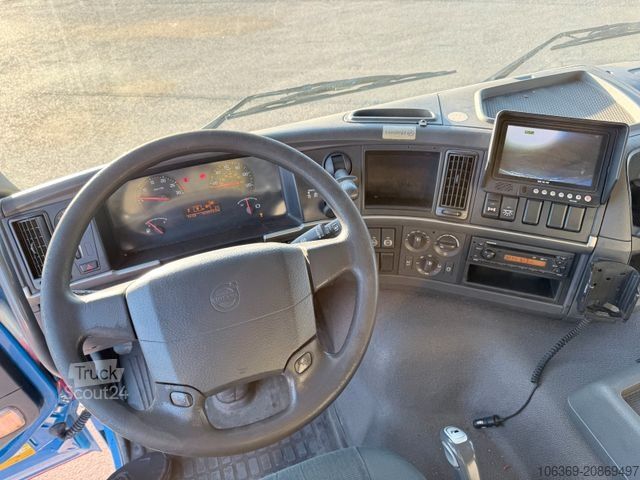 Flatbed truck with tarp VOLVO FM 330 4x2 7,7 m Curtainsider and Taillift