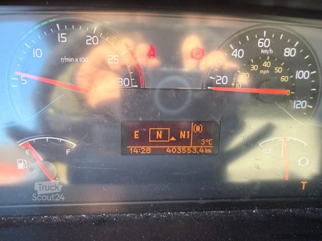 Flatbed truck with tarp VOLVO FM 330 4x2 7,7 m Curtainsider and Taillift