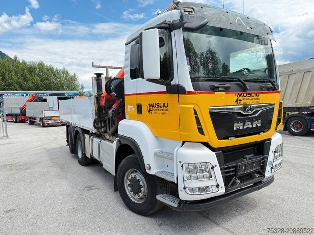 Standard nyergesvontató MAN TGS 28.500 6X4/4 4x4 Kran Palfinger PK 33002