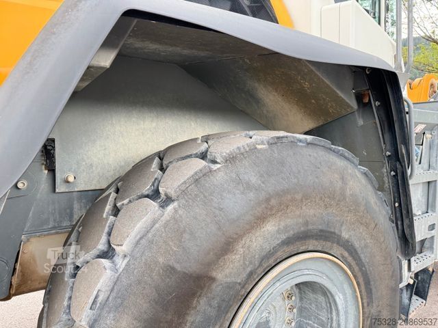 Cargadora de ruedas LIEBHERR L 566 Xpower 4,7m3 Schaufel Joystick Lenkun Top