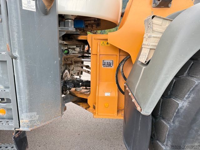 Cargadora de ruedas LIEBHERR L 566 Xpower 4,7m3 Schaufel Joystick Lenkun Top