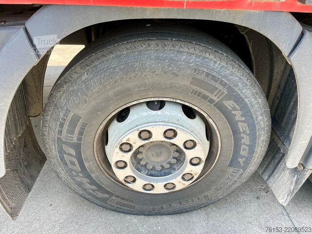 LKW mit Pritsche & Plane MAN TGA 26.460