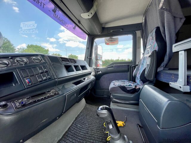 LKW mit Pritsche & Plane MAN TGA 26.460