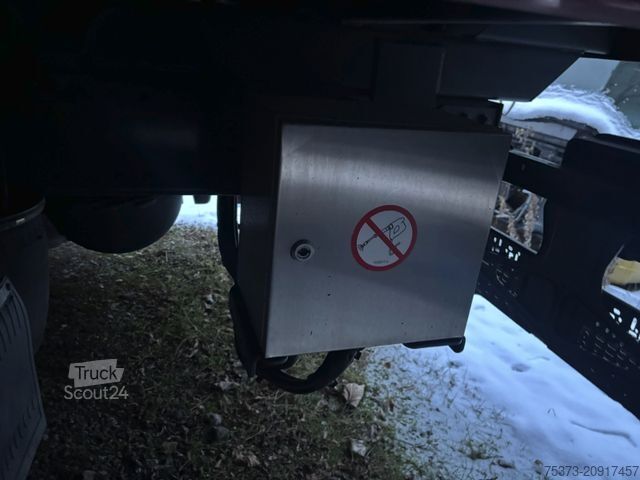 Tenteli düz yataklı kamyon MAN TGL 12.250 DOKA /Motorabtrieb/Anbauplatte