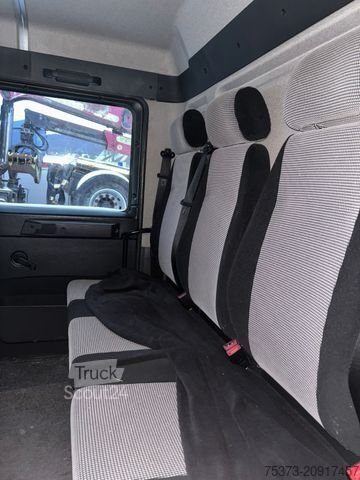 Tenteli düz yataklı kamyon MAN TGL 12.250 DOKA /Motorabtrieb/Anbauplatte