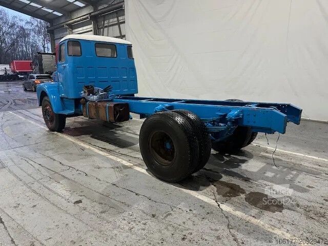 Chassis com cabina Scania L 86 TORPEDO