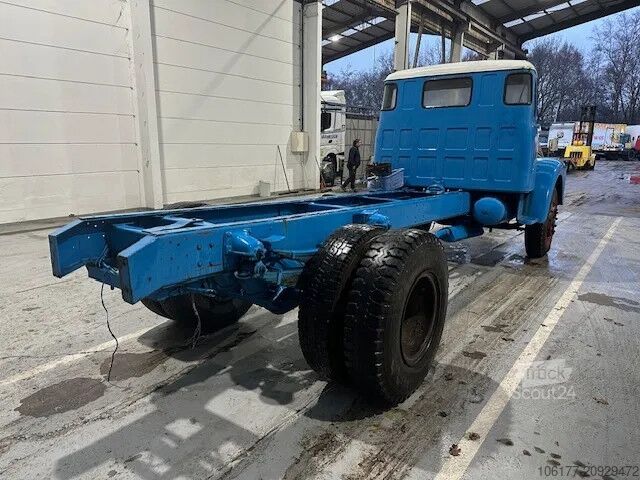 Chassis com cabina Scania L 86 TORPEDO